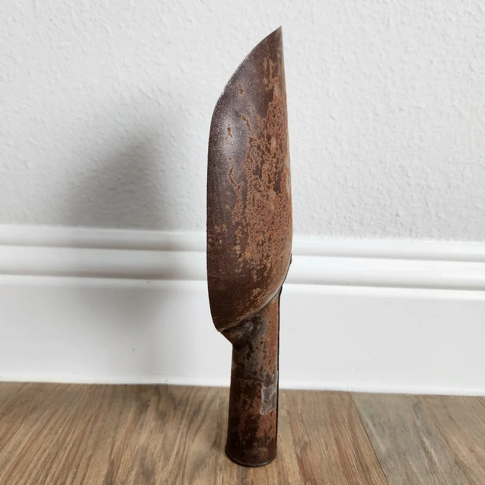 VTG Rusty‎ Crusty Metal Galvanized Grain Seed Feed LARGE SCOOP Farmhouse Decor